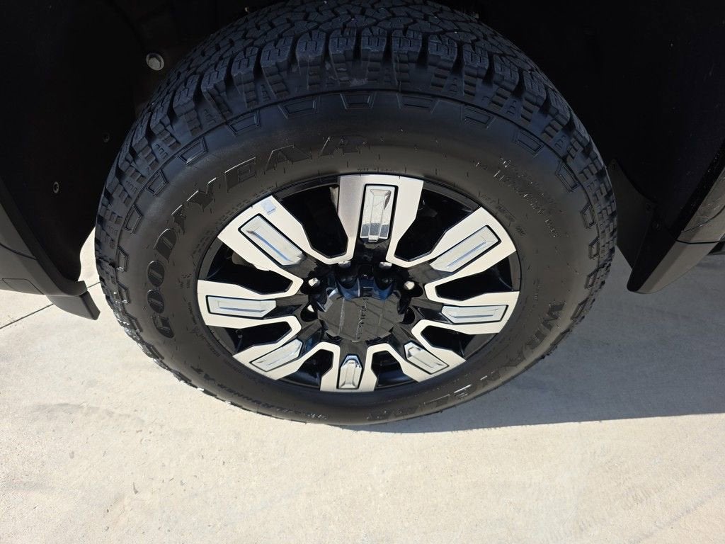 2025 GMC Sierra 2500HD Denali