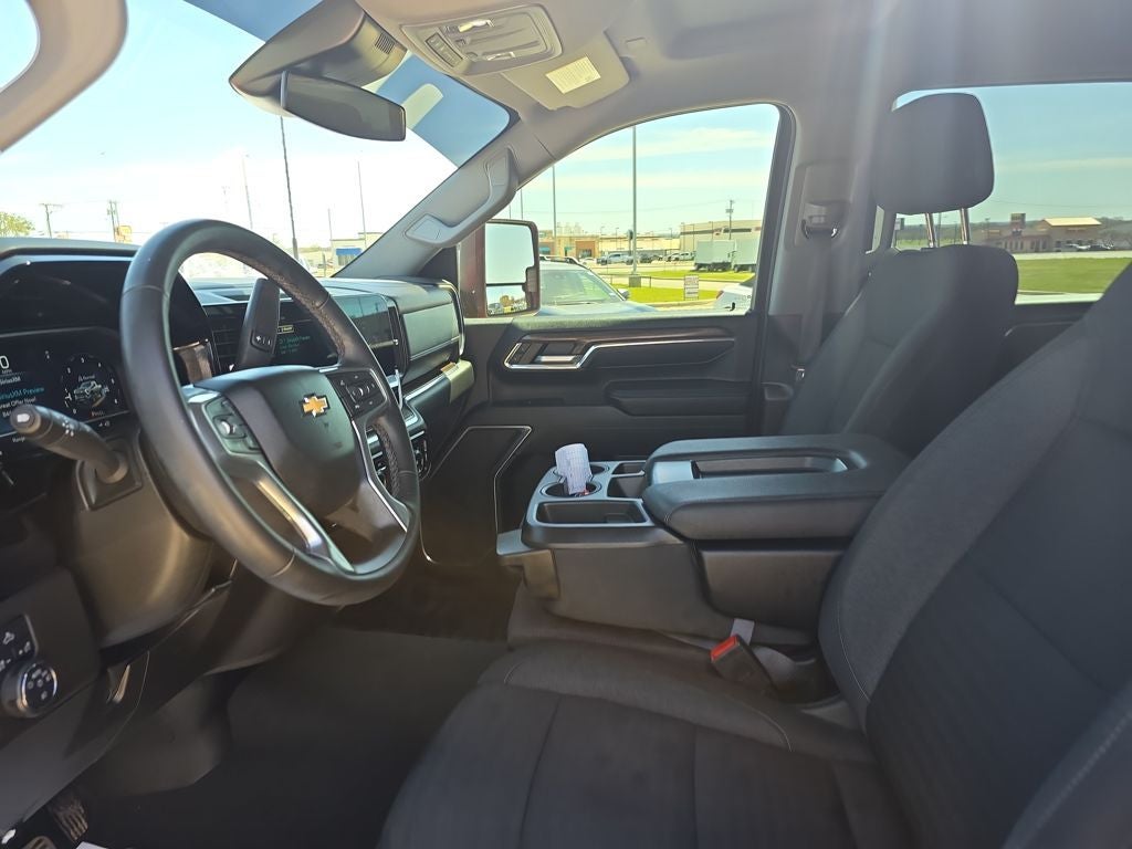 2024 Chevrolet Silverado LT