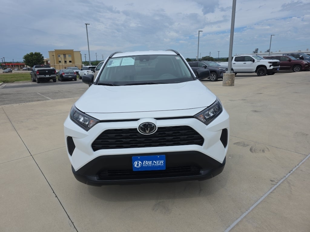 2020 Toyota RAV4 LE