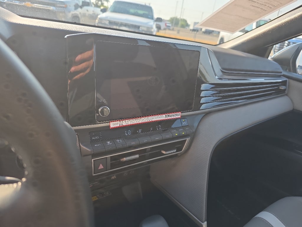 2026 Toyota Camry Hybrid SE