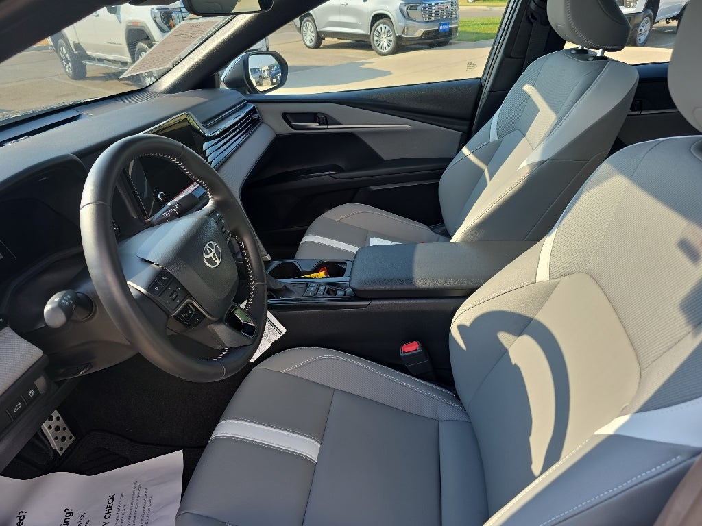 2026 Toyota Camry Hybrid SE