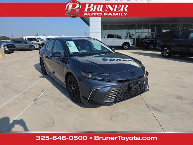2026 Toyota Camry Hybrid SE