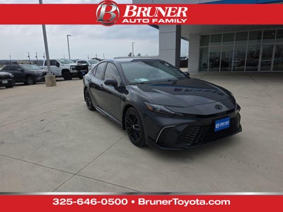 2025 Toyota Camry SE