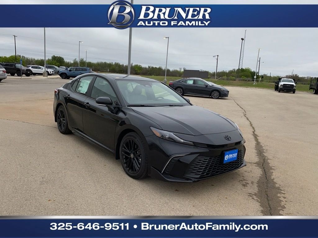 2025 Toyota Camry SE