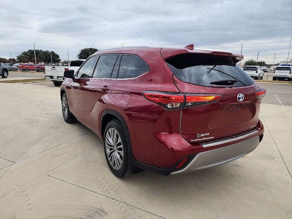 2021 Toyota Highlander Hybrid Platinum