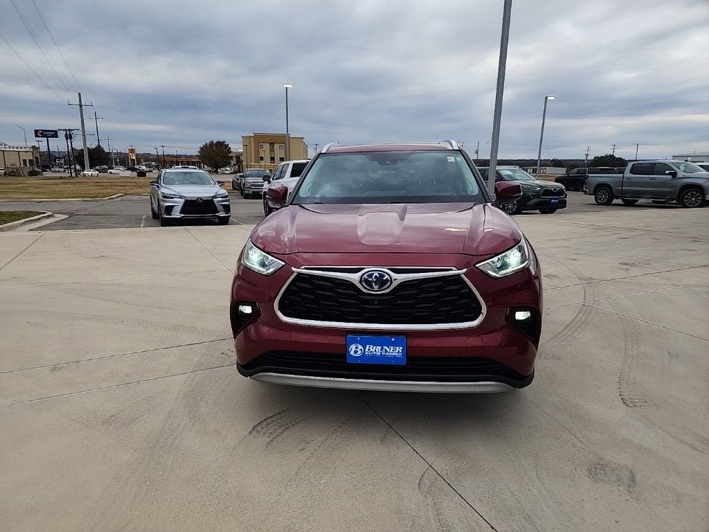 2021 Toyota Highlander Hybrid Platinum