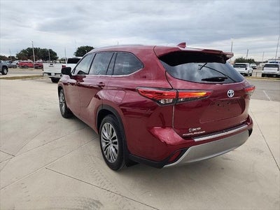 2021 Toyota Highlander Hybrid Platinum