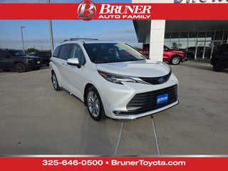 2024 Toyota Sienna Platinum