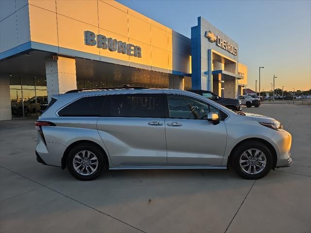 2022 Toyota Sienna XLE