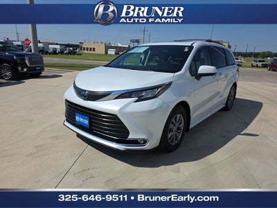 2023 Toyota Sienna XLE