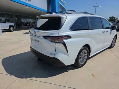 2023 Toyota Sienna XLE