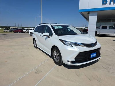 2023 Toyota Sienna XLE