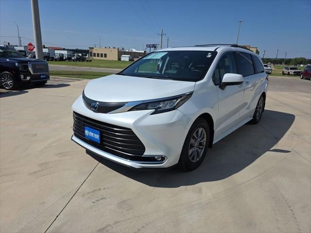 2023 Toyota Sienna XLE