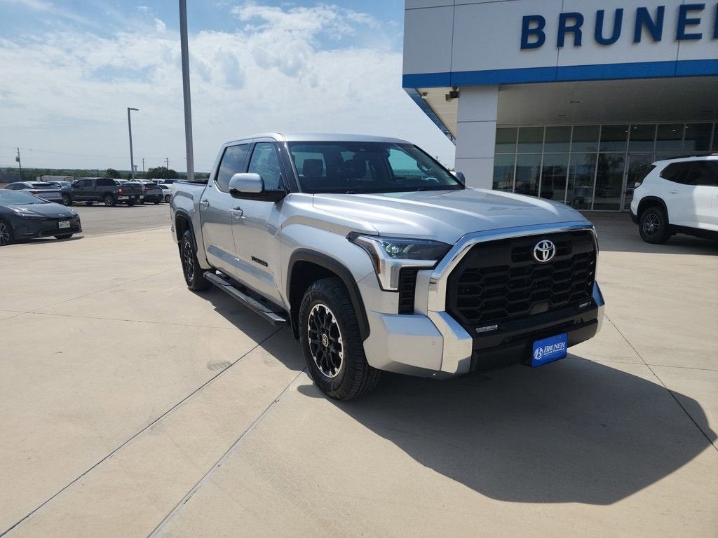 2022 Toyota Tundra 2WD SR5