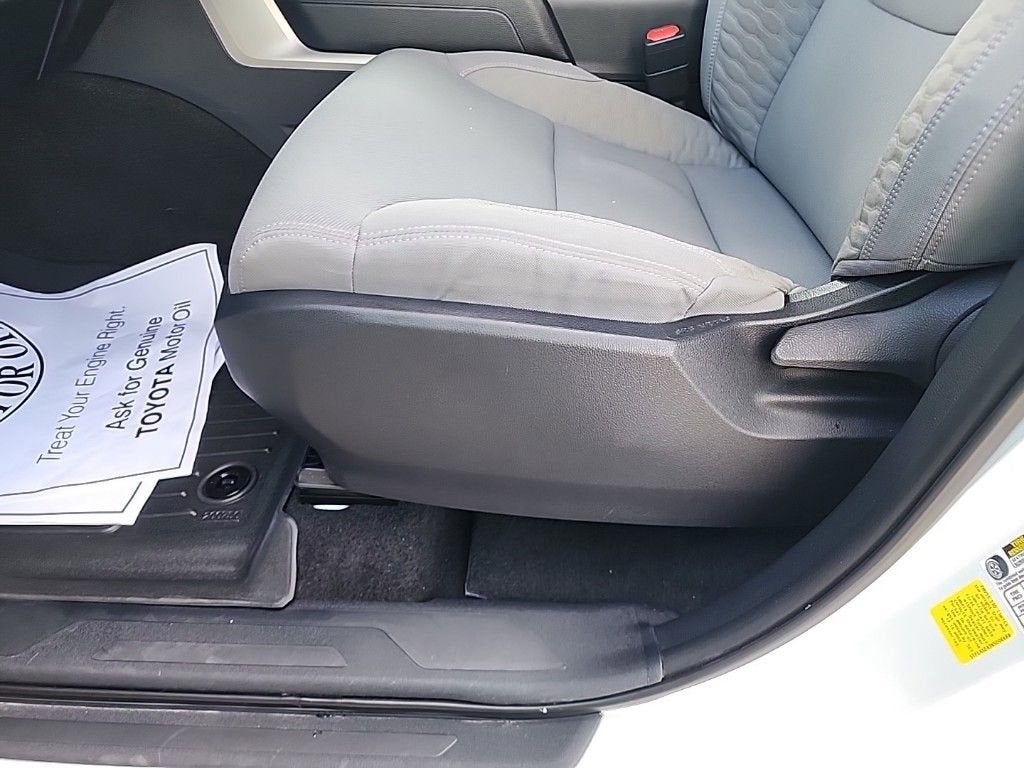 2022 Toyota Tundra 4WD SR5