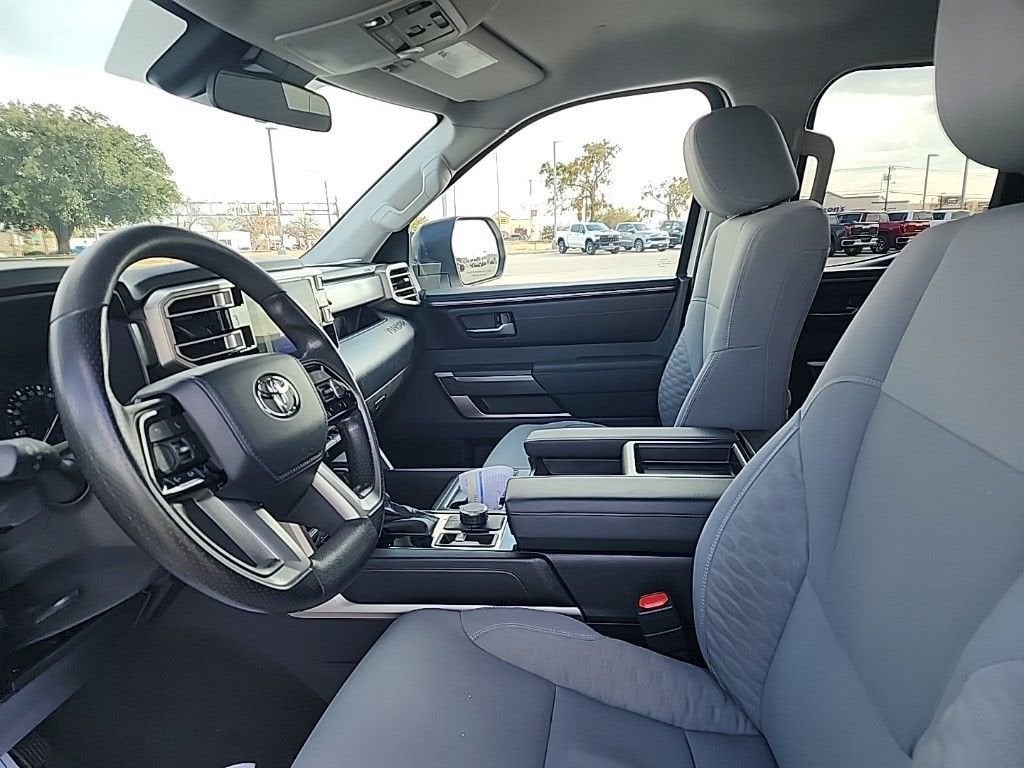 2022 Toyota Tundra 4WD SR5