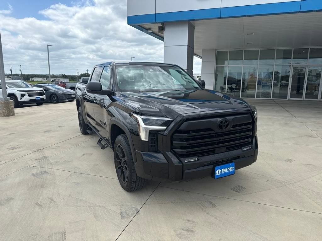 2023 Toyota Tundra 4WD SR5