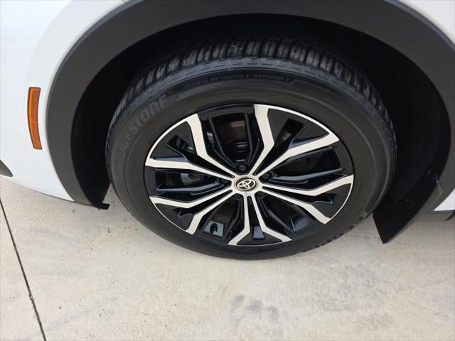 2023 Toyota Crown XLE