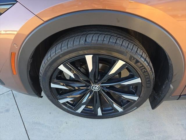 2024 Toyota Crown Platinum