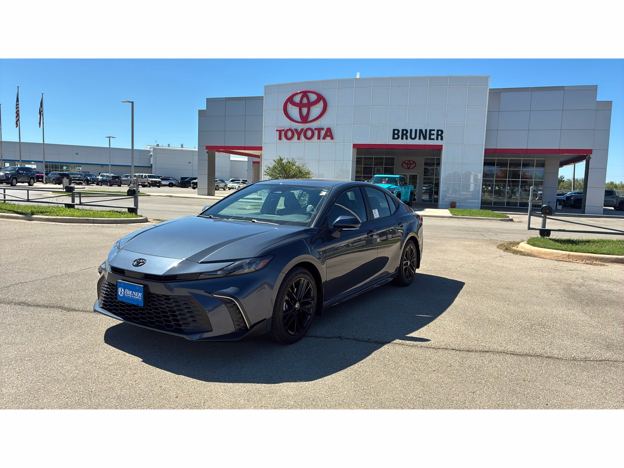 2026 Toyota Camry Hybrid SE