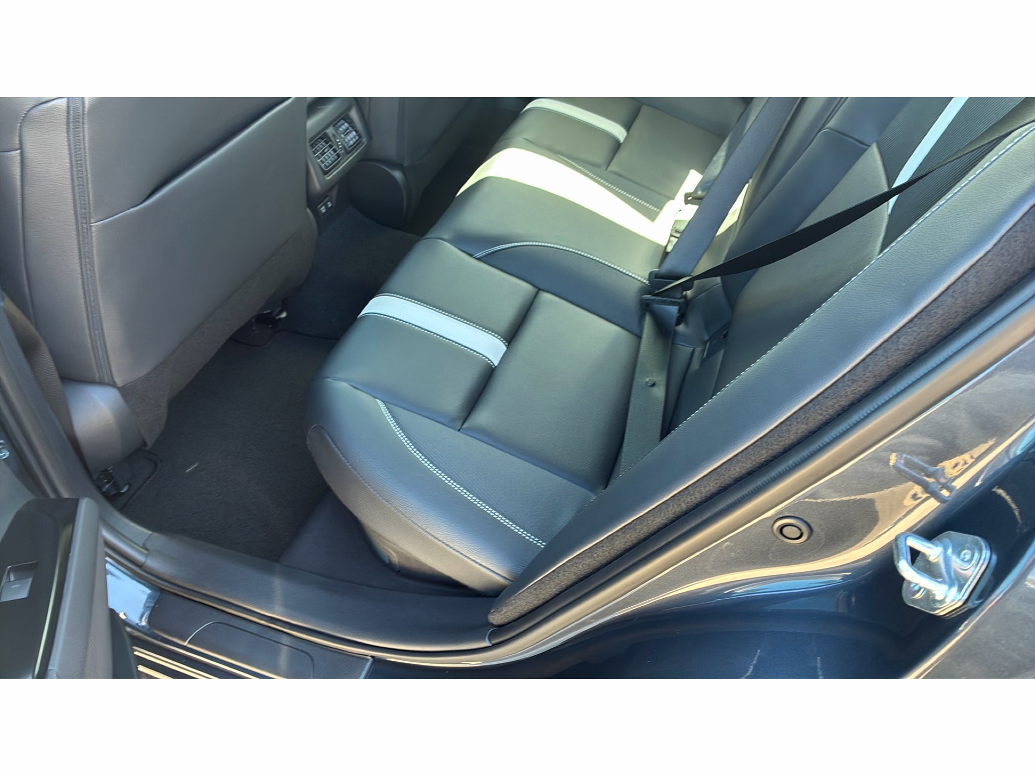 2026 Toyota Camry Hybrid SE