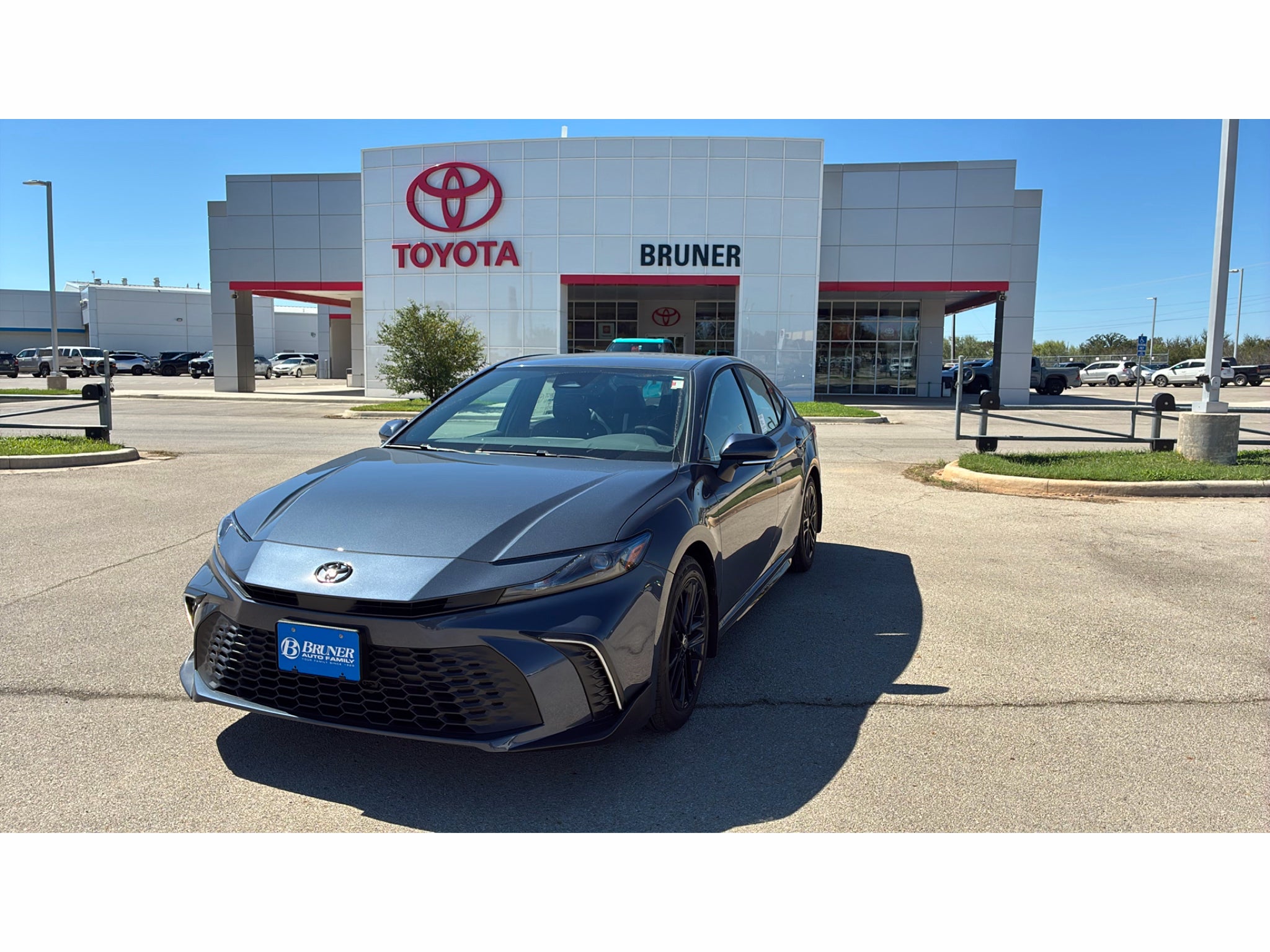2026 Toyota Camry Hybrid SE