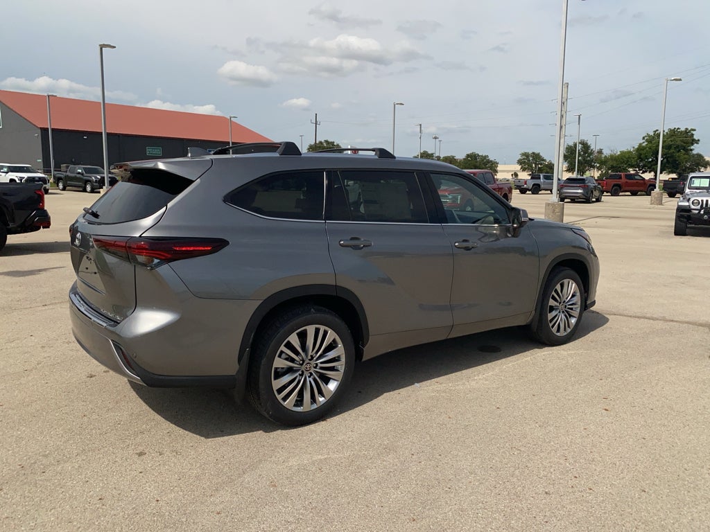 2026 Toyota Highlander Platinum