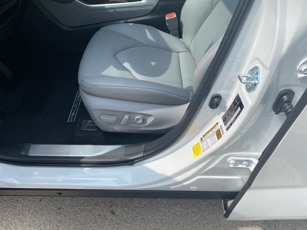 2026 Toyota Highlander Hybrid Hybrid Limited