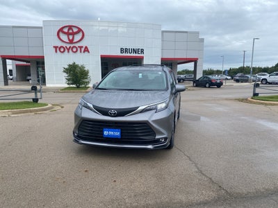 2026 Toyota Sienna XLE