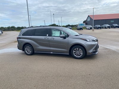 2026 Toyota Sienna XLE