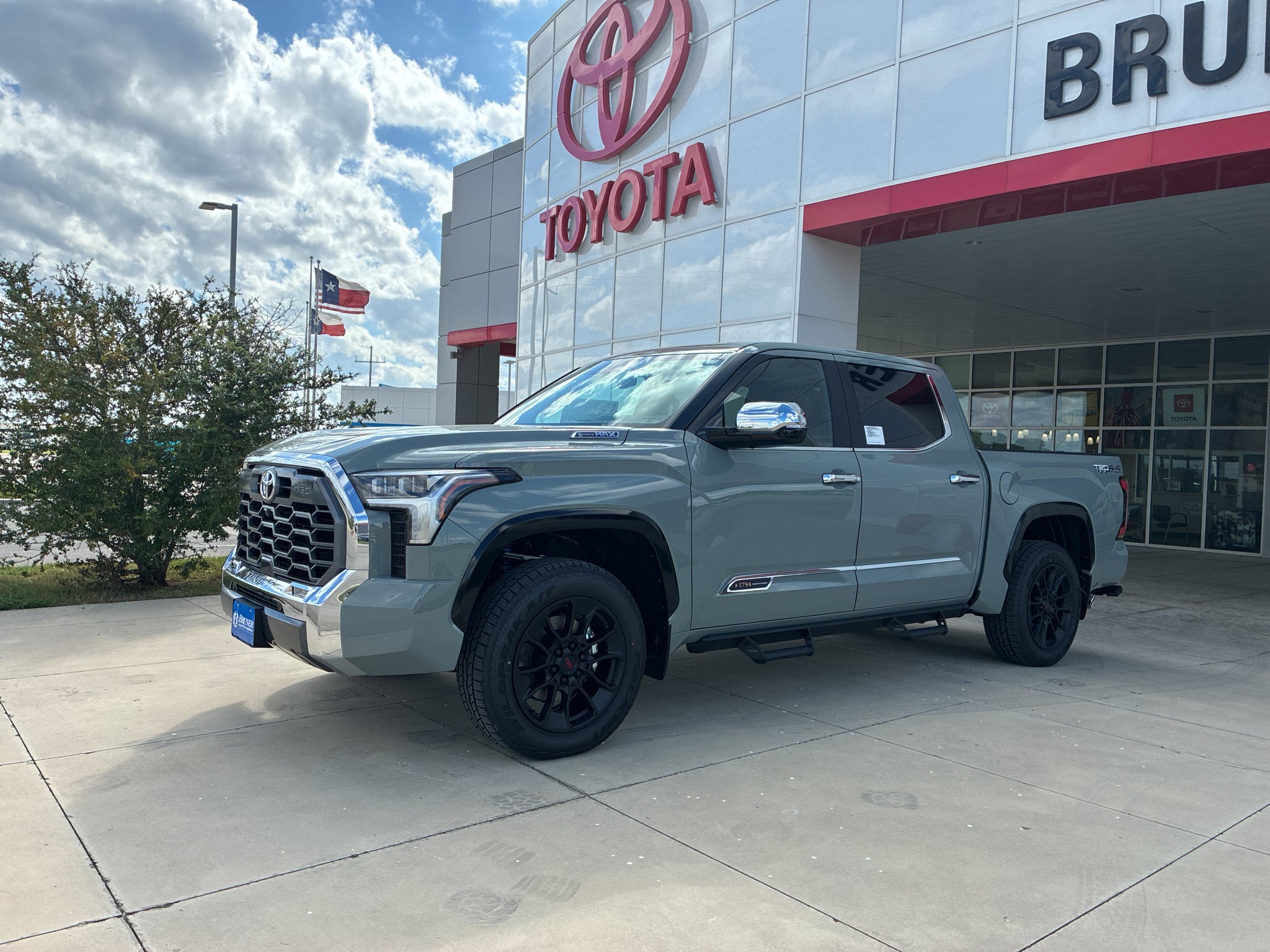 2026 Toyota Tundra i-FORCE MAX 1794 Edition i-FORCE MAX