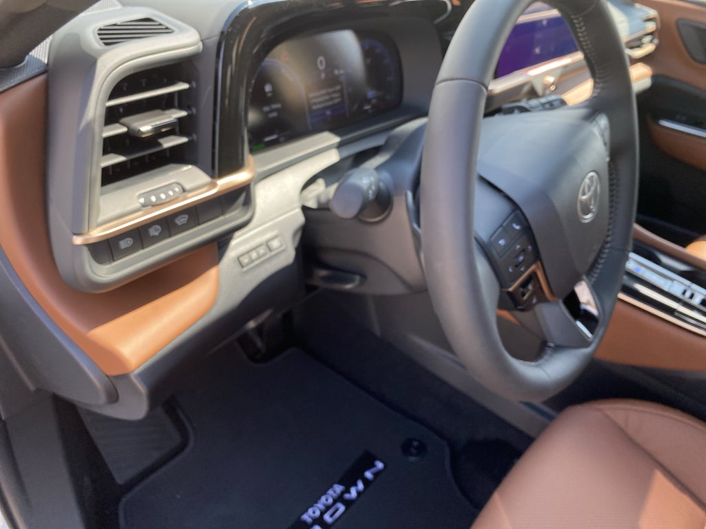 2026 Toyota Toyota Crown Signia Limited