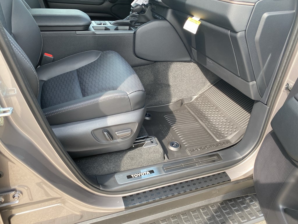 2026 Toyota Land Cruiser 4WD (Natl)