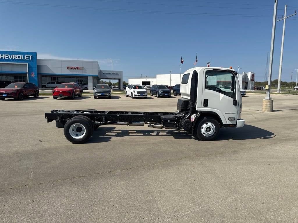 2025 Chevrolet Low Cab Forward 3500 1WT