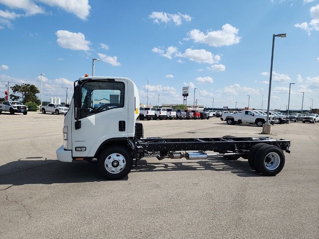 2025 Chevrolet Low Cab Forward 3500 1WT
