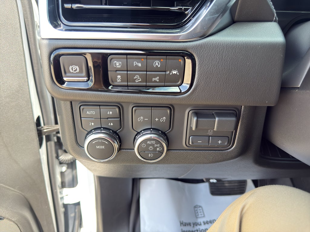 2026 GMC Yukon XL Denali - Photo 17
