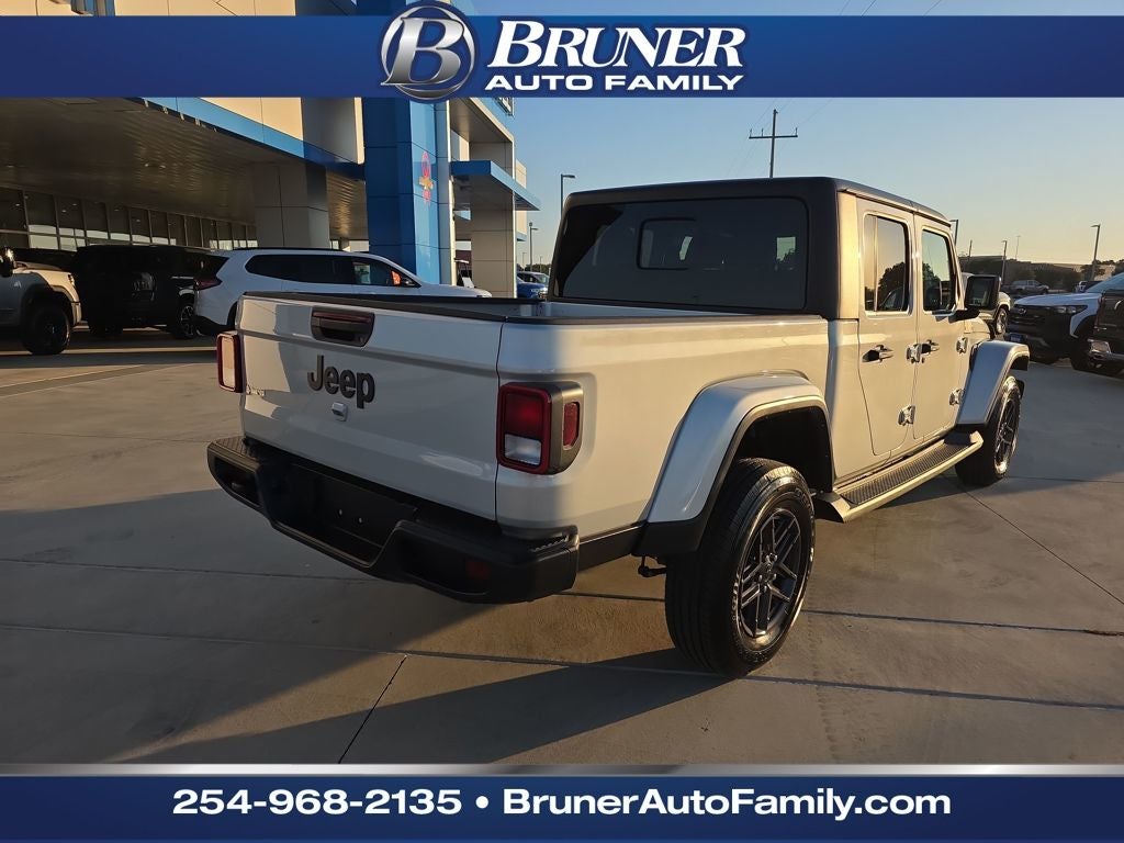 2024 Jeep Gladiator Sport