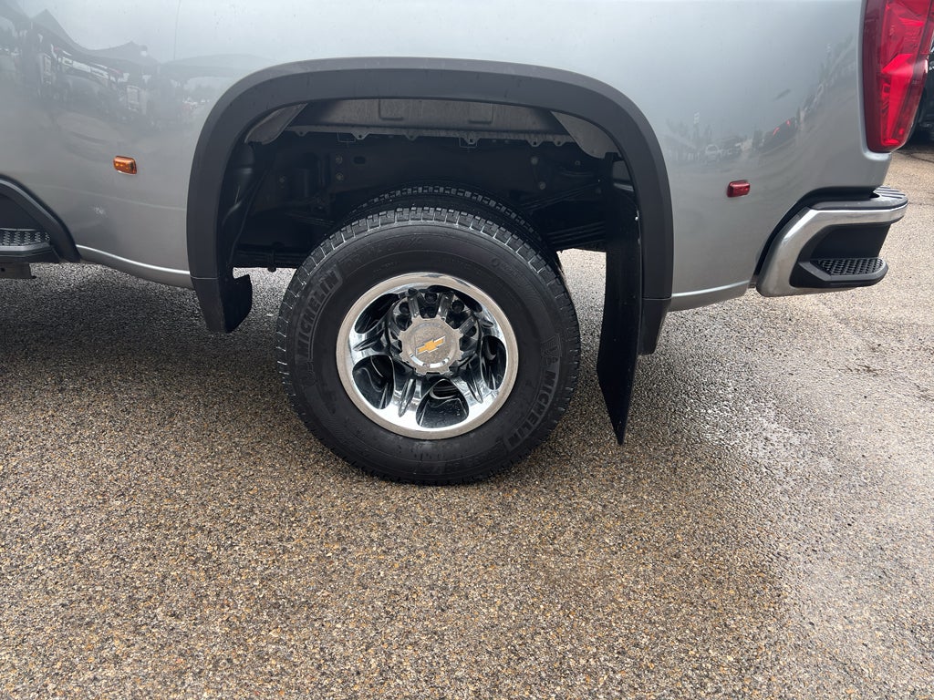 2025 Chevrolet Silverado LT