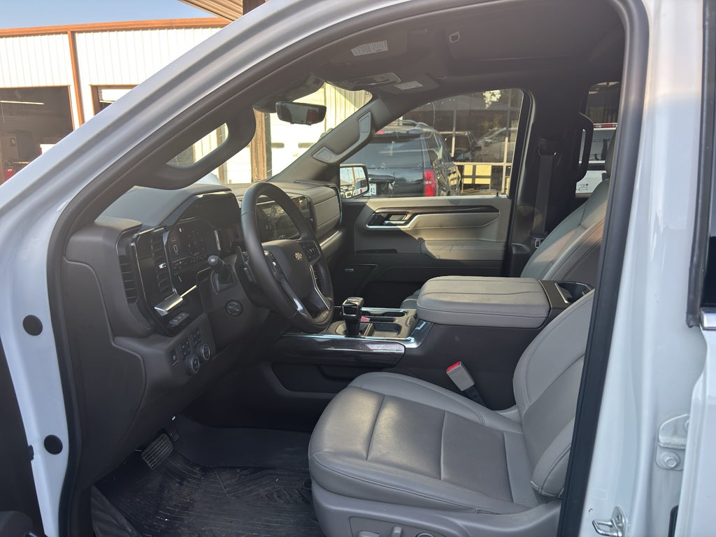 2025 Chevrolet Silverado 1500 4WD Crew Cab Short Bed LTZ
