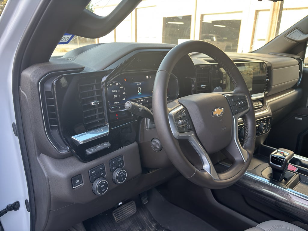 2025 Chevrolet Silverado 1500 4WD Crew Cab Short Bed LTZ