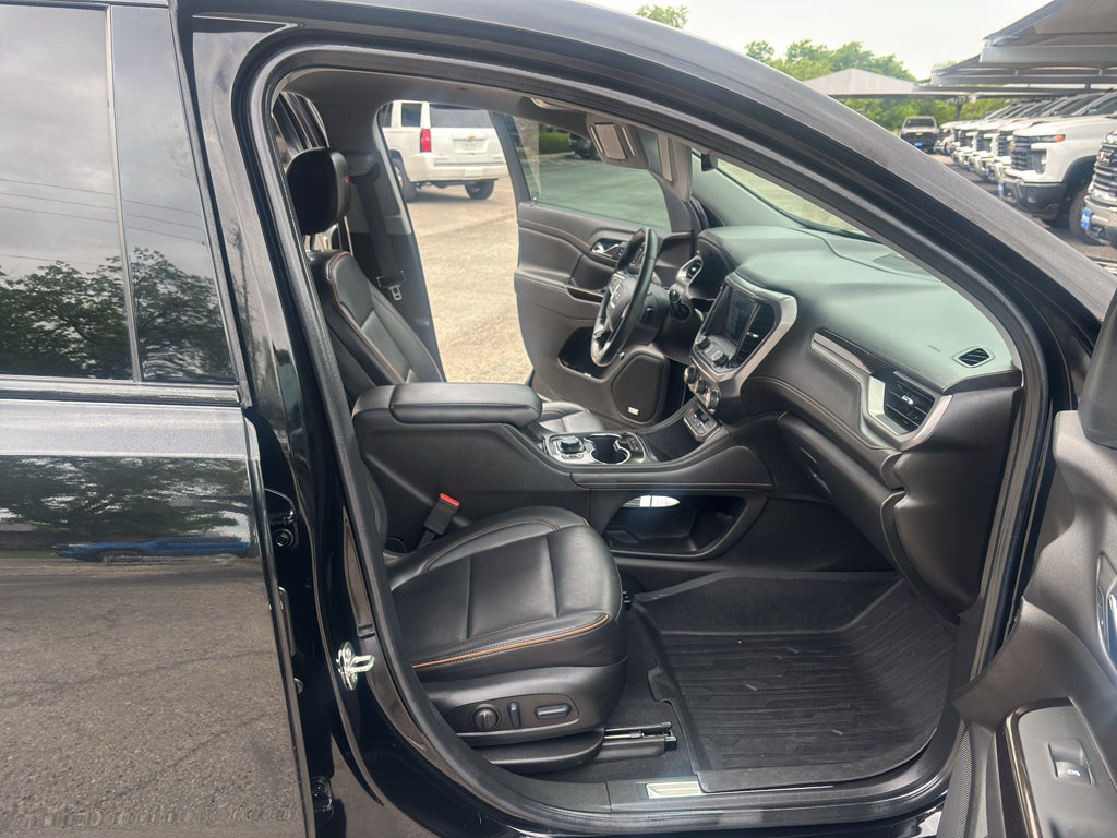 2023 GMC Acadia AWD AT4