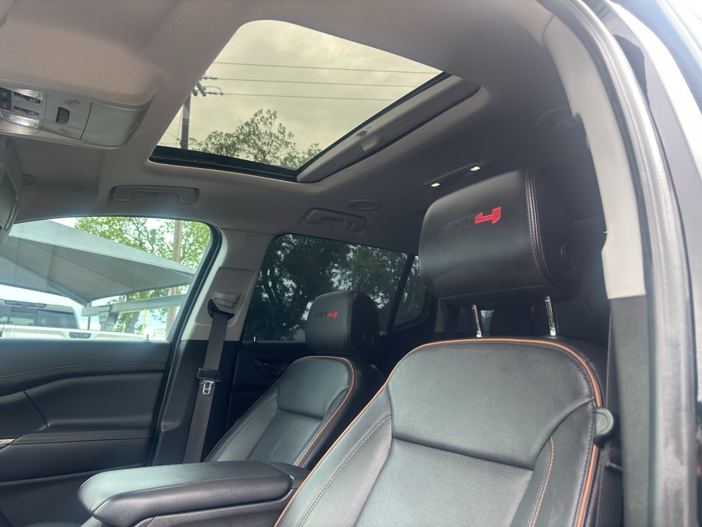2023 GMC Acadia AWD AT4