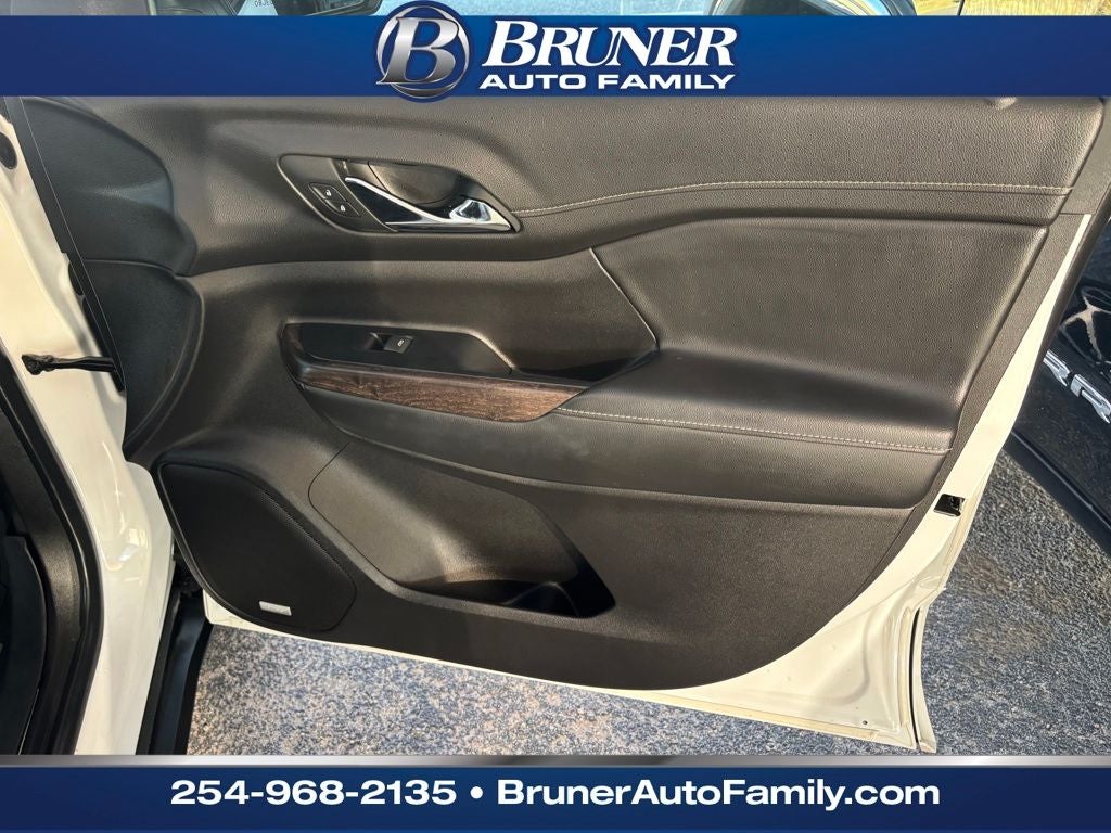 2022 GMC Acadia FWD Denali