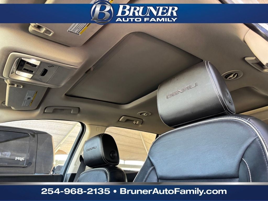 2022 GMC Acadia FWD Denali