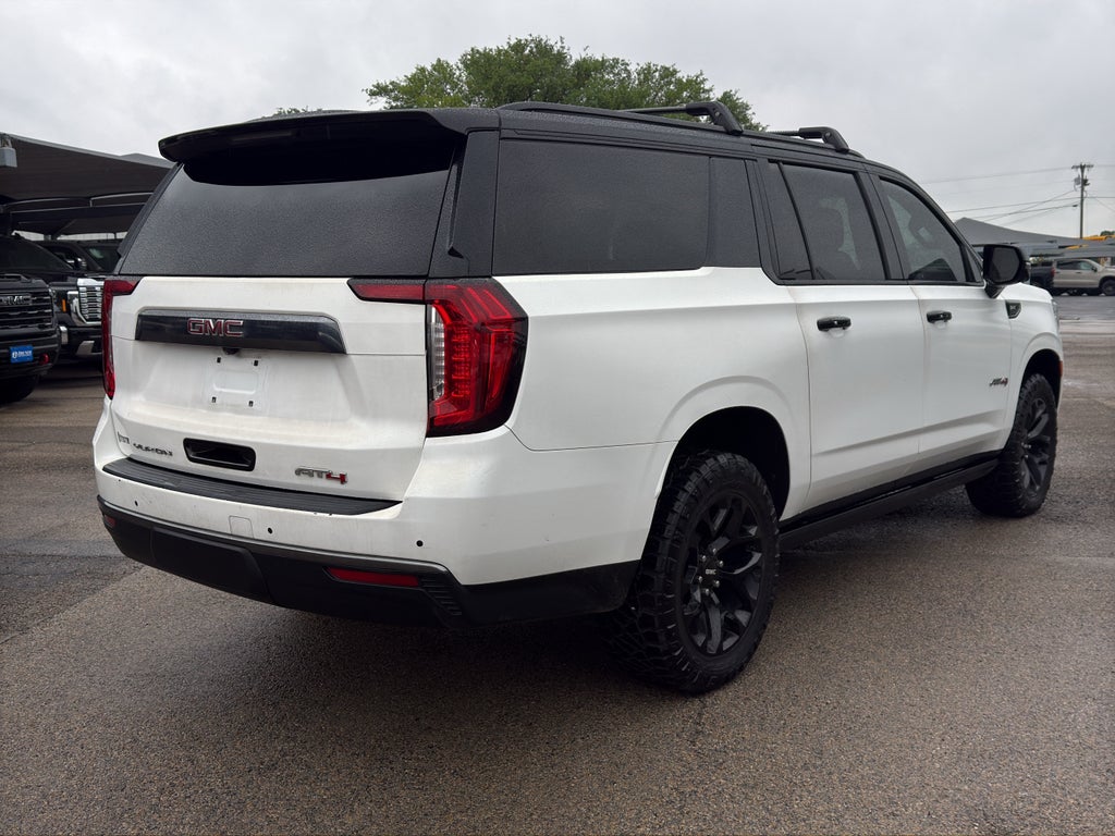 2023 GMC Yukon XL 4WD AT4