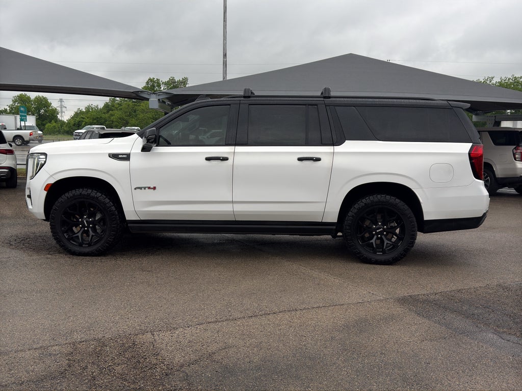 2023 GMC Yukon XL 4WD AT4