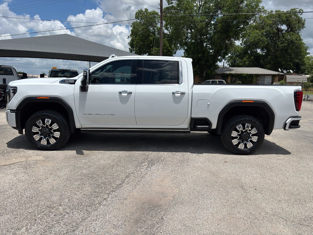 2024 GMC Sierra 2500HD 4WD Crew Cab Standard Bed Denali