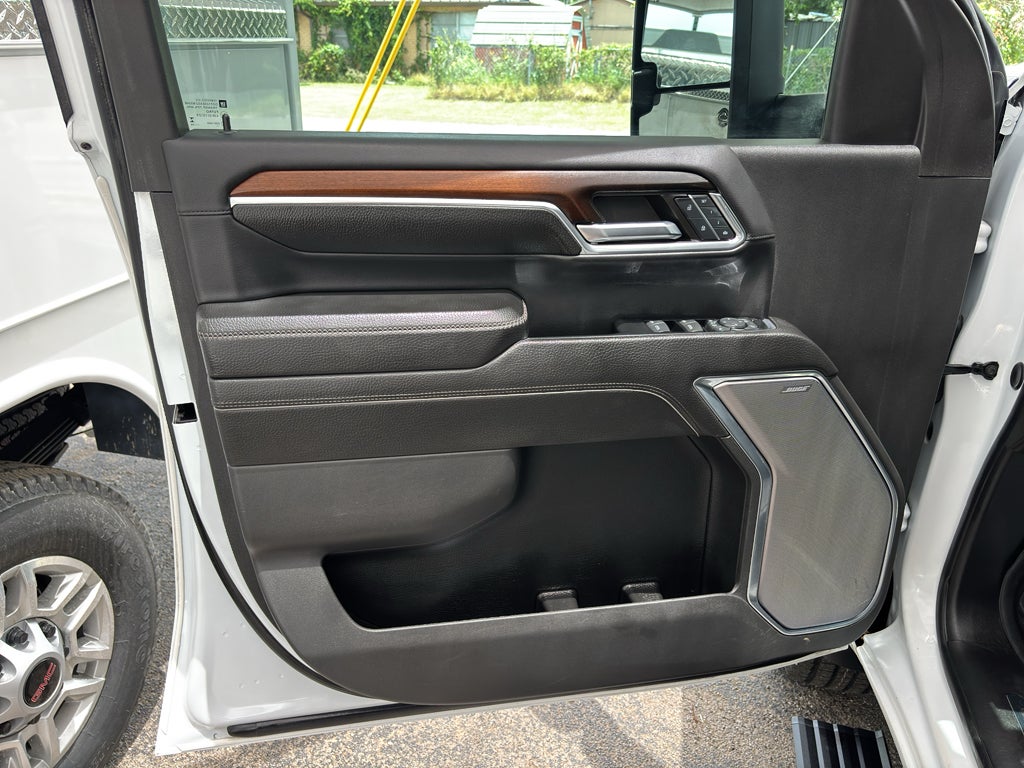 2024 GMC Sierra 2500HD 4WD Crew Cab Standard Bed Denali