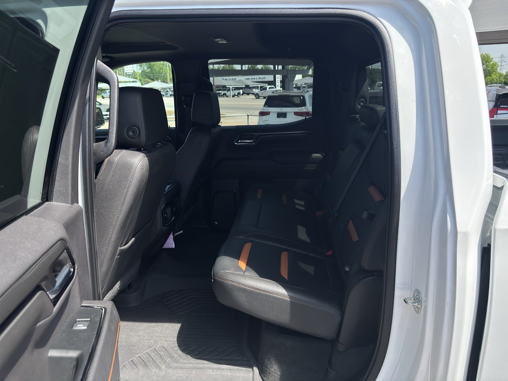 2023 GMC Sierra 1500 4WD Crew Cab Short Box AT4