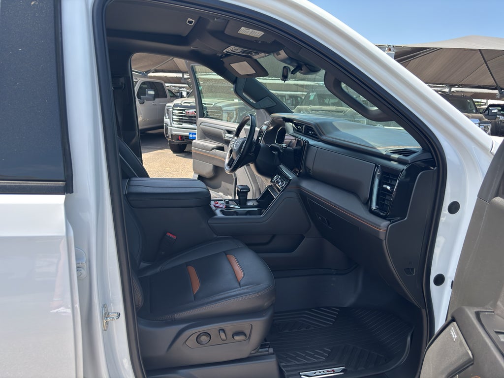 2023 GMC Sierra 1500 4WD Crew Cab Short Box AT4